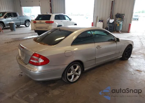 2005 Mercedes-Benz Clk 320 from USA, damaged, VIN WDBTJ65J95F153994